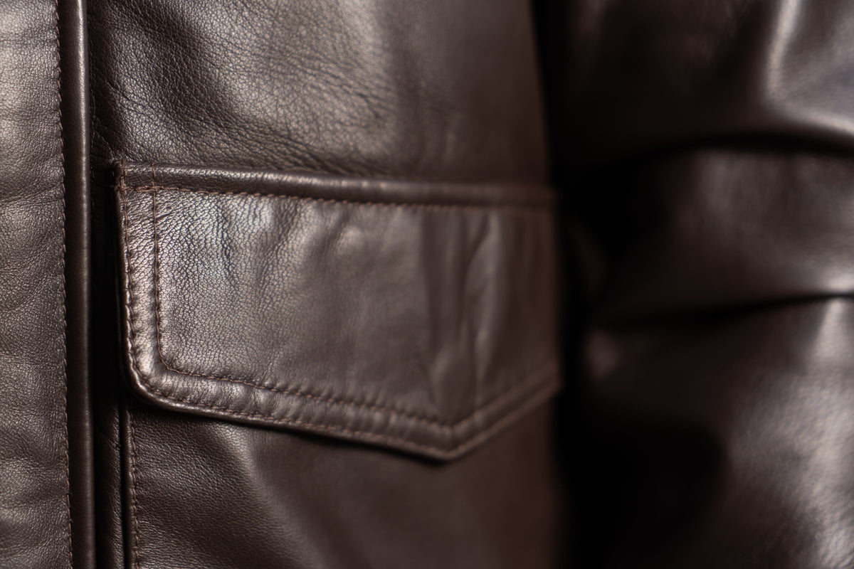 Feel the leather: patch pocket and edge finishing